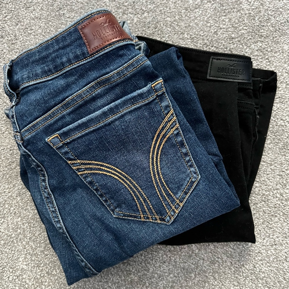 Hollister Women's Blue and Black Jeans (2 pairs)